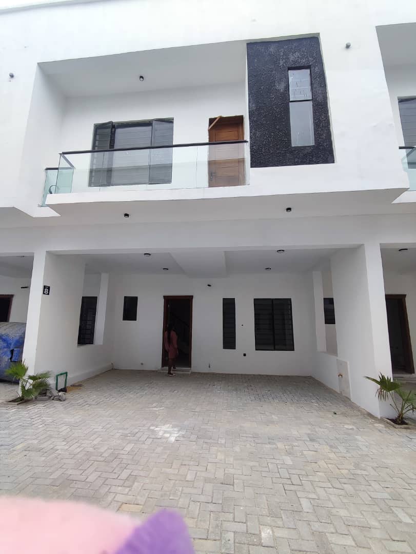 5 Bedroom Fully Detached Duplex with a BQ